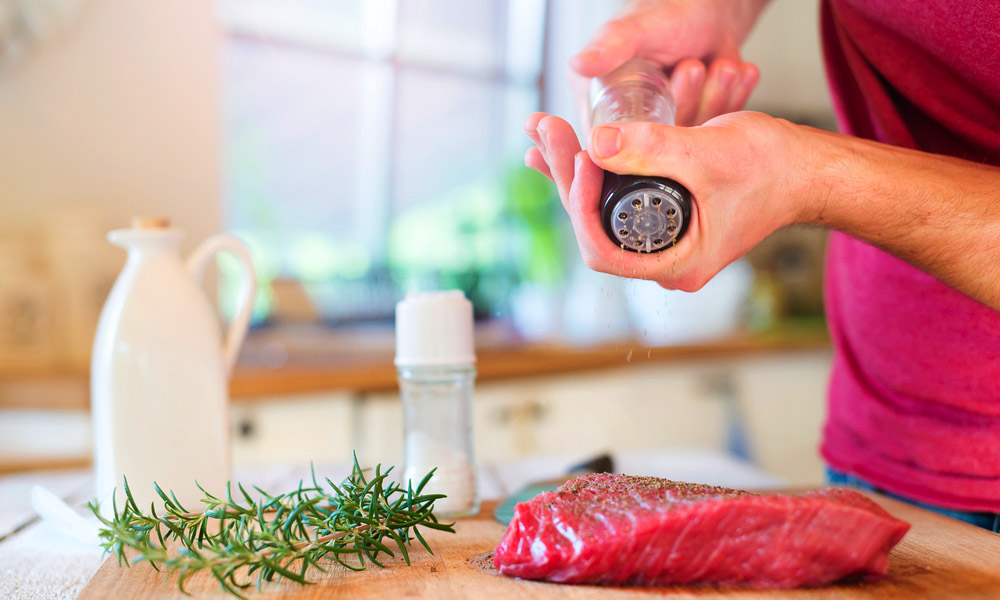Como temperar a carne para o seu churrasco