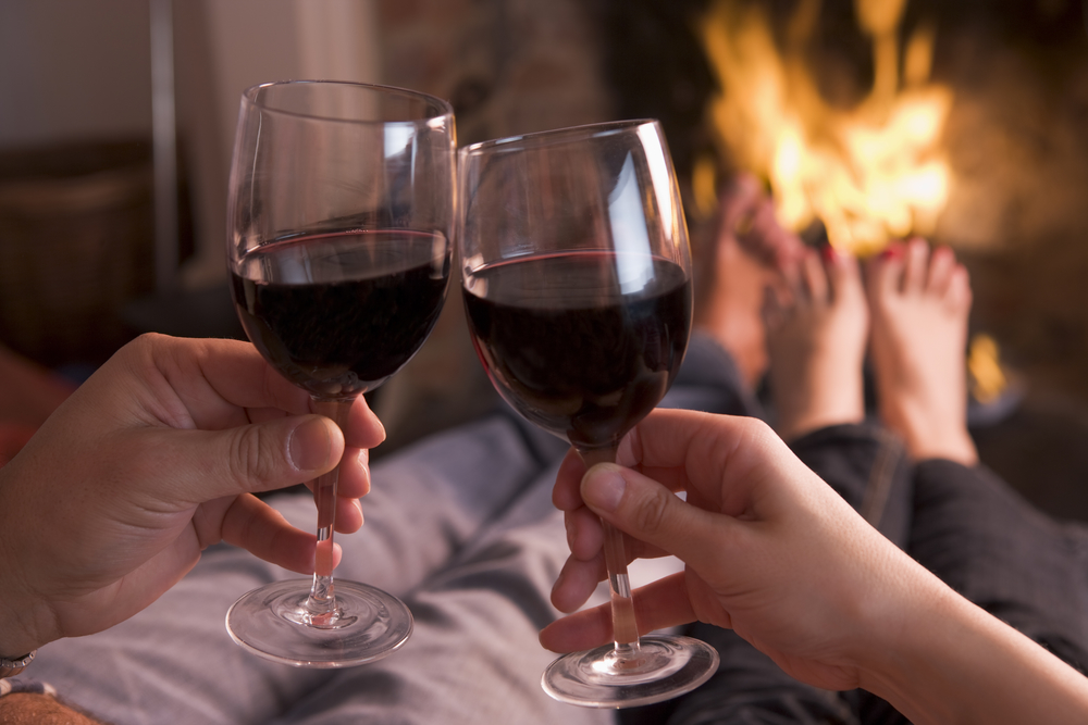 Frio, lareira e bebidas: uma combinação quente e deliciosa